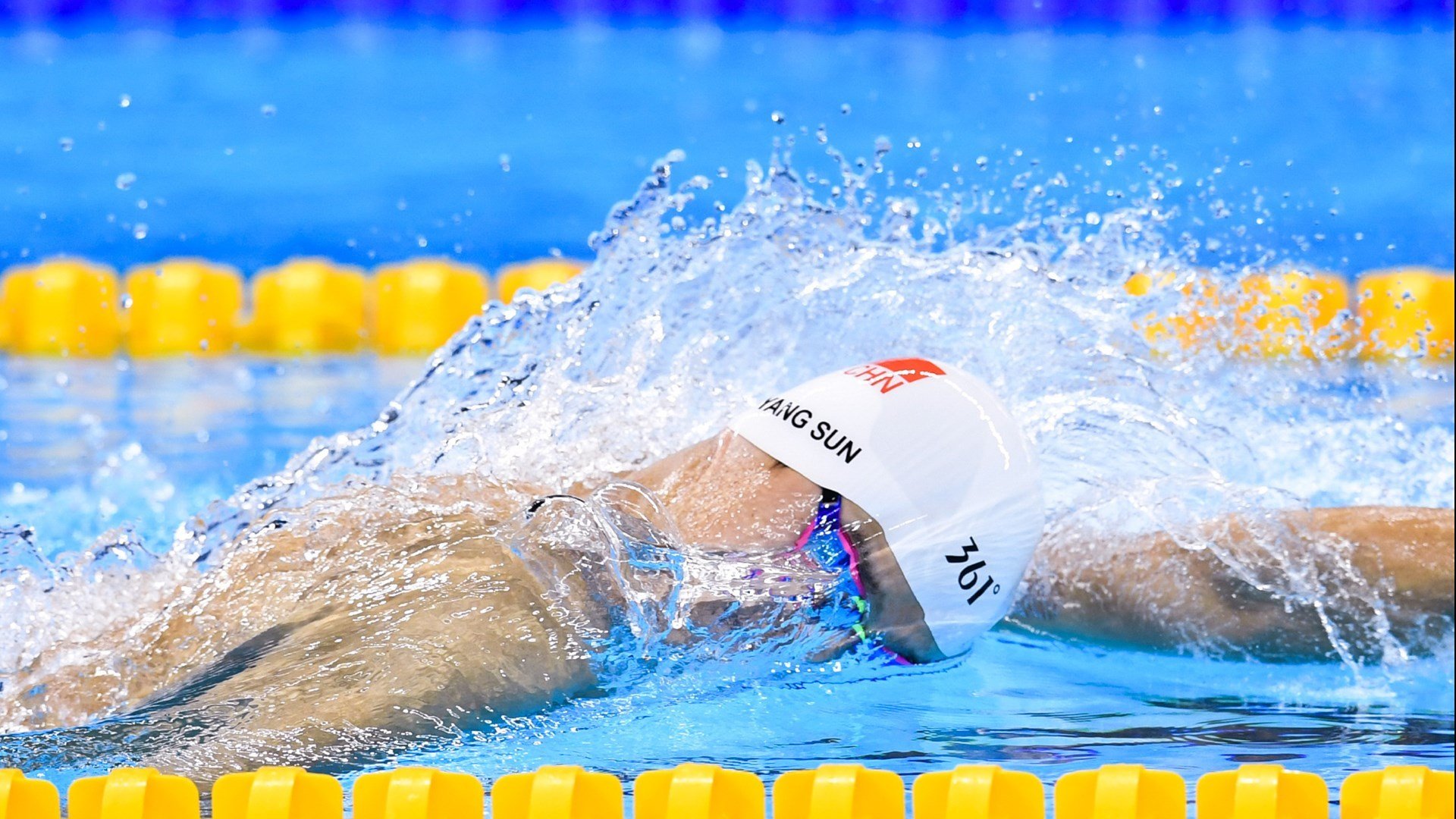 世界青少年枪击锦标赛在北京火爆进行，少年展未来之星风采，全国女子青少年枪术表演