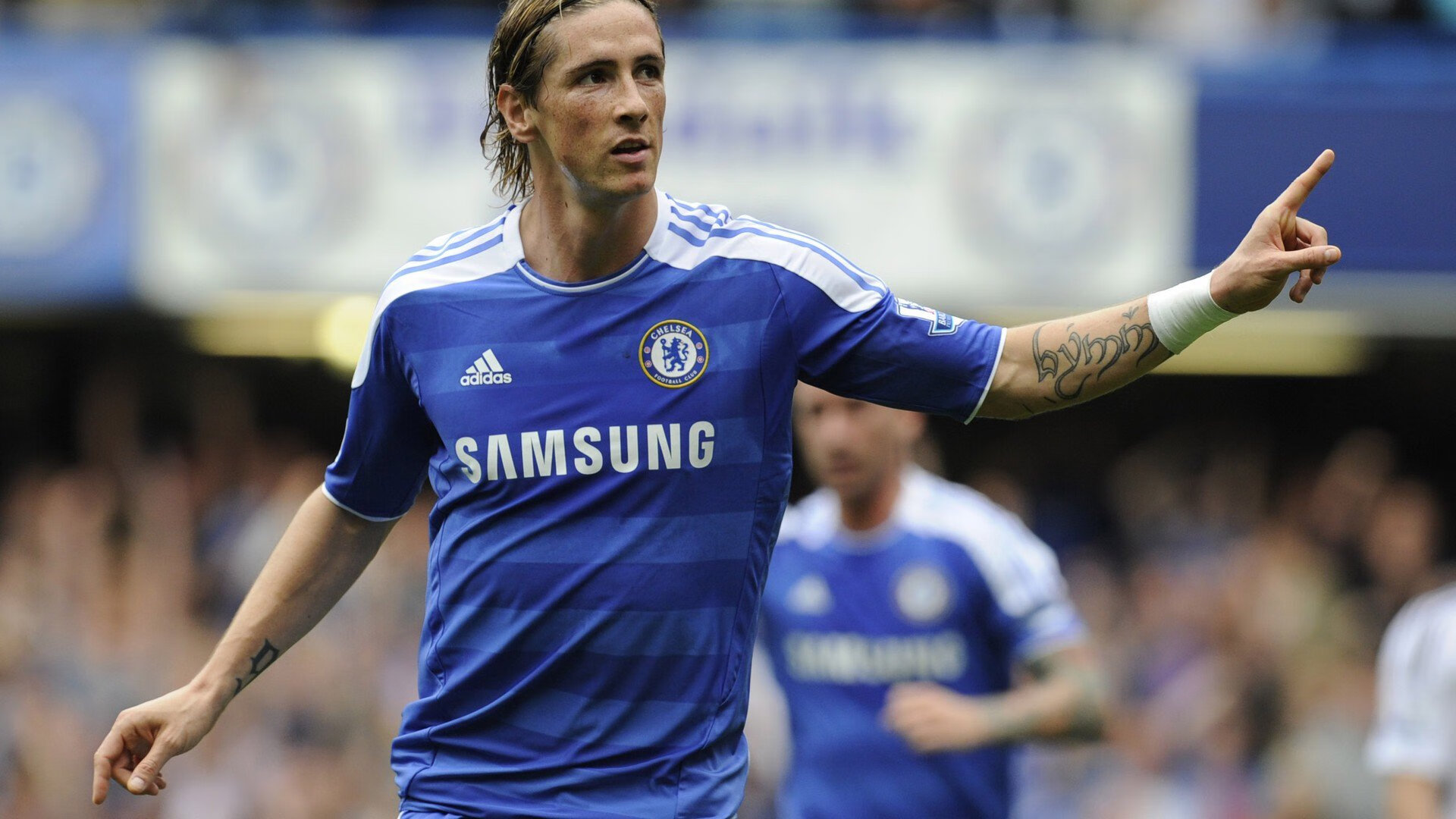 中澳两队交接配合成胜负分水岭，中澳两军举行磋商