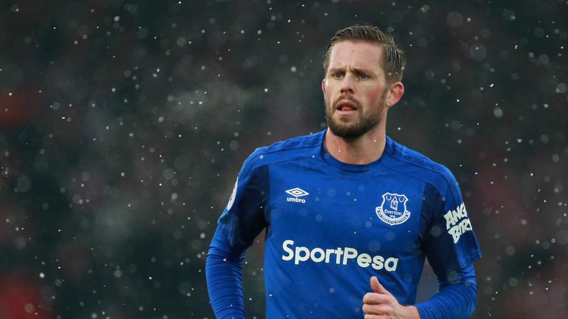 弗朗索瓦·斯图尔特：在关键比赛中展现非凡脚法，助力南非队取胜